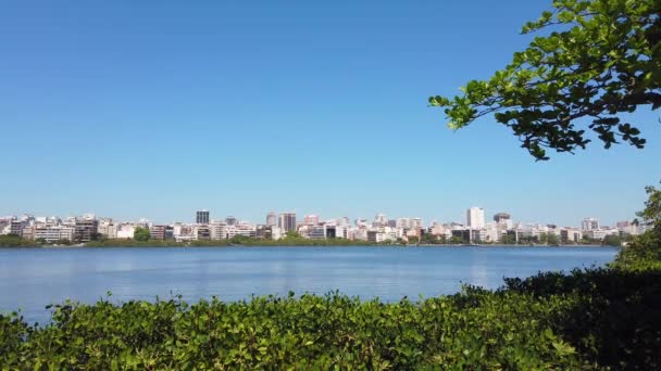 リオデジャネイロの美しい晴れた日にロドリゴ フリータス ラグーンの景色 — ストック動画