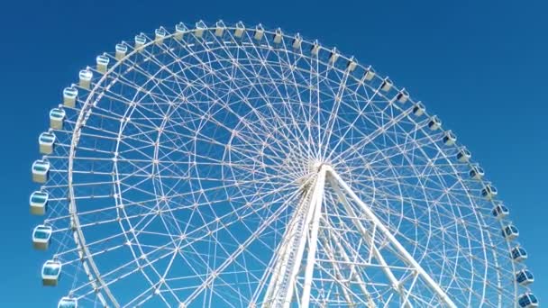 Ferris Wiel Met Een Prachtige Blauwe Lucht Achtergrond Rio Janeiro — Stockvideo
