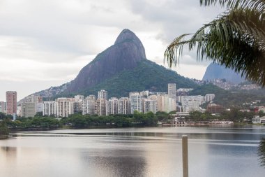 Rodrigo de Freitas Lagoon Rio de Janeiro, Brezilya için görünümünü.