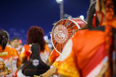 Unidos de Padre Miguel samba okulunun davulları - 28 Ocak 2023: Rio de Janeiro 'daki karnaval geçitlerinden önce Samba okulu provası.