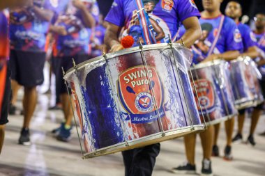 Akademicos de Vigario Geral samba okulu davulları - 28 Ocak 2023: Rio de Janeiro 'daki karnaval geçitlerinden önce Samba okulu provası.