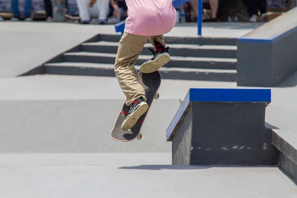 Jonge Man Voert Truc Uit Skateboard Rio Janeiro Brazilië Oktober — Stockfoto