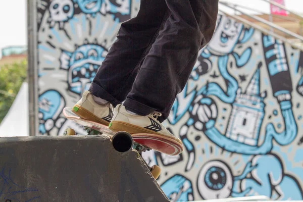 Jonge Man Voert Truc Uit Skateboard Rio Janeiro Brazilië Oktober — Stockfoto