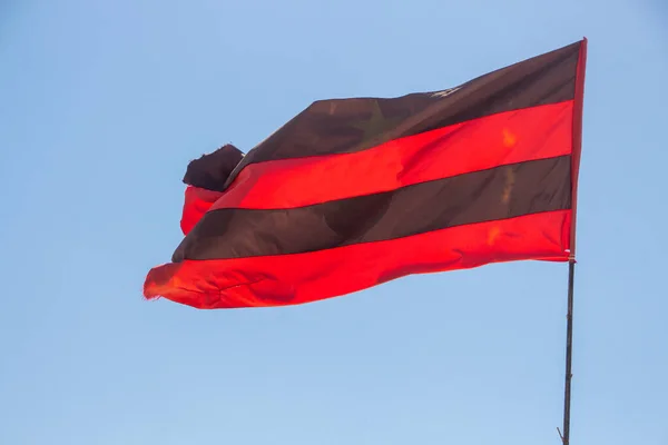 Flaga Kolorze Czarnym Czerwonym Zewnątrz Rio Janeiro Brazylia — Zdjęcie stockowe