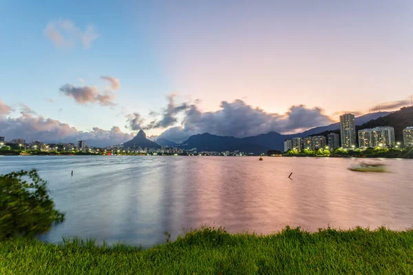 里约热内卢Rodrigo Freitas湖日落 — 图库照片