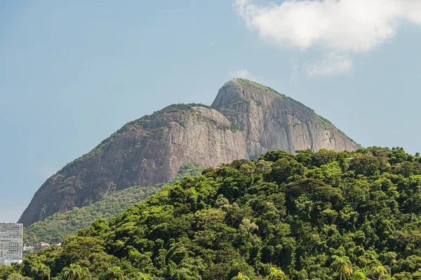 巴西里约热内卢的两个兄弟山 — 图库照片