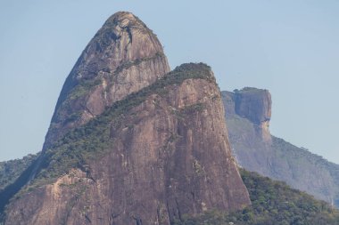 Rio de Janeiro Brezilya 'daki Two Hill Brother manzarası.