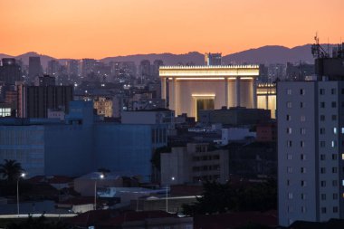 Brezilya, Sao Paulo 'daki Belenzinho mahallesinde alacakaranlık manzarası.