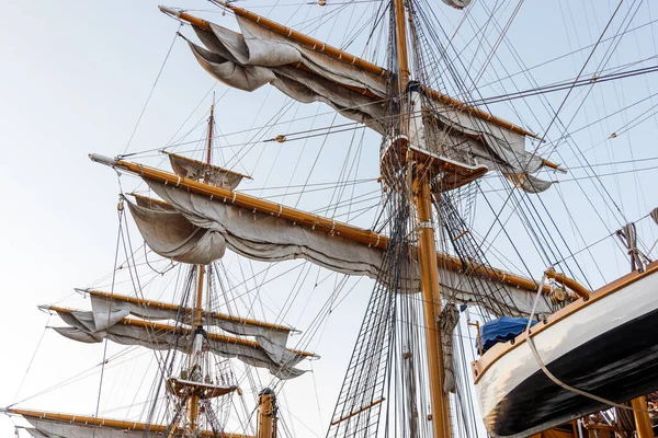 Amerigo Vespucci gemisi Rio de Janeiro, Brezilya 'da - 23 Ekim 2023: Dünyanın en güzel gemisi olarak bilinen Amerigo Vespucci' nin detayları Rio de Janeiro 'daki duraklarından birinde.