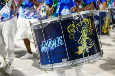 Rio de Janeiro, Brezilya 'daki Sereno Grande Samba Okulu' nda davullar - 20 Ocak 2024: Sereno de Campo Grande samba okulunda davulların teknik provalarının ayrıntıları.
