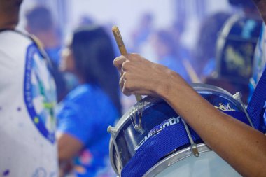 Rio de Janeiro, Brezilya 'daki Sereno Grande Samba Okulu' nda davullar - 20 Ocak 2024: Sereno de Campo Grande samba okulunda davulların teknik provalarının ayrıntıları.