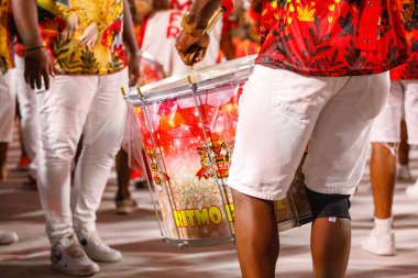 Rio de Janeiro, Brezilya 'daki Porto da Pedra Samba Okulu davulları - 7 Ocak 2024: Porto da Pedra samba okulundaki davulların teknik provalarının ayrıntıları.