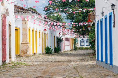 Rio de Janeiro, Brezilya 'da Paraty' de bir cadde manzarası.