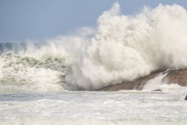 Rio de Janeiro, Brezilya 'da Leblon sahilinde akşamdan kalmayım..