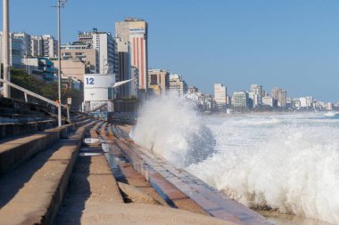 Rio de Janeiro, Brezilya 'da Leblon sahilinde akşamdan kalmayım..