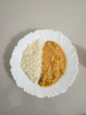 Tavuklu Stroganoff, Rio de Janeiro ve Brezilya mutfağında çok popüler bir yemektir..