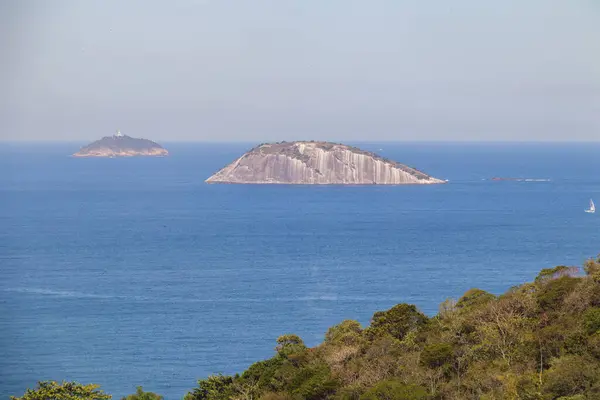 stock image Cagarra Island, the island that gives its name to the archipelago in Rio de Janeiro, Brazil.