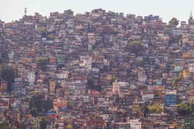 Rio de Janeiro, Brezilya 'daki Rocinha gecekondu manzarası.