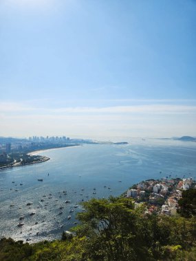 Rio de Janeiro, Brezilya 'daki Guanabara Körfezi manzarası.