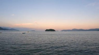 Rio de Janeiro, Brezilya 'daki Paraty' de Jabaquara Plajı.