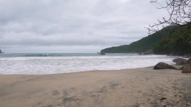 Rio de Janeiro, Brezilya 'daki Paraty' deki Cachadaco plajı..