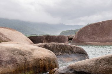 Trindade 'deki Cachadaco Plajı, Rio de Janeiro' daki Paraty, Brezilya.