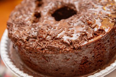 Rio de Janeiro 'da bir masada çikolatalı pasta, Brezilya.