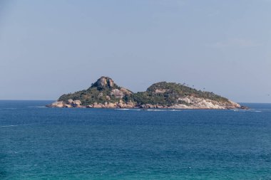 Rio de Janeiro, Brezilya 'daki Barra da Tijuca Adaları manzarası.