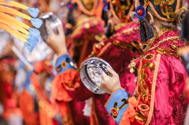 Rio de Janeiro, Brezilya 'daki Beija Flor samba okulu - 4 Mart 2025: Marques de Sapucai Sambadrome geçit töreni sırasında Beija Flor samba okulu.