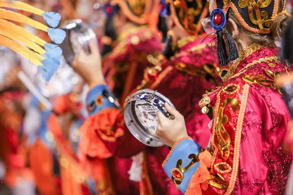 Rio de Janeiro, Brezilya 'daki Beija Flor samba okulu - 4 Mart 2025: Marques de Sapucai Sambadrome geçit töreni sırasında Beija Flor samba okulu.