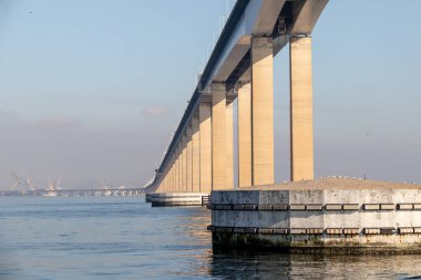 Rio de Janeiro Brezilya 'daki Rio Niteroi köprüsü.