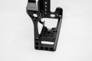 Rio de Janeiro, Brezilya 'da beyaz arka planı olan aynasız kamera için koruyucu kafes.