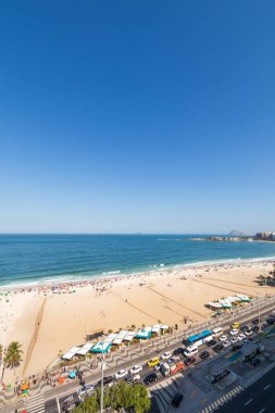 Rio de Janeiro, Brezilya 'daki Copacabana Plajı - 22 Ağustos 2025: Rio de Janeiro' daki Copacabana Sahili.