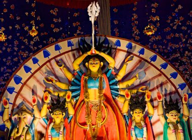 Batı Bengal 'deki Puja Karnavalı sırasında tanrıça Durga putu