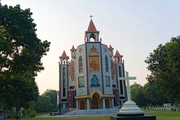 2022 Raiganj Bengala Occidental India Estatua Santa Cruz Situada Catedral —  Fotos de Stock