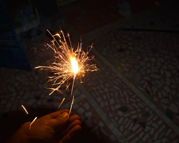 Quema Bengalas Eléctricas Para Celebración Diwali Durante Noche India — Foto de Stock