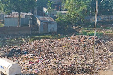 20... 11.2022. Batı Bengal, Hindistan. Hindistan 'da atık depolama alanı.