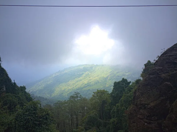 Darjeeling Batı Bengal Hindistan Çay Bahçesi Vadisi Darjeeling Bulutların Arasında — Stok fotoğraf