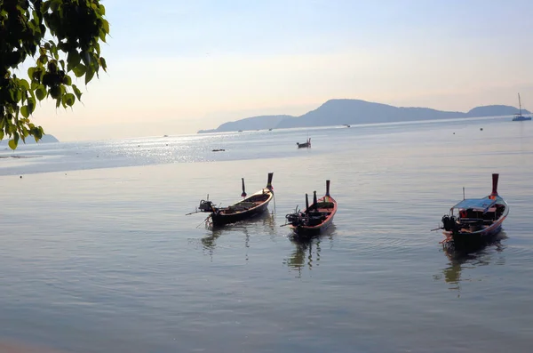 Viaje Para Tailândia Mar Azul Barcos Ondas Paraíso Tropical — Fotografia de Stock