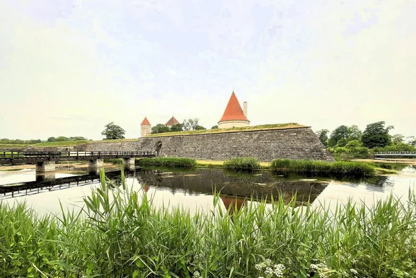Αρχιτεκτονική Στο Νησί Saaremaa Μεσαιωνικό Κάστρο Ταξίδια — Φωτογραφία Αρχείου
