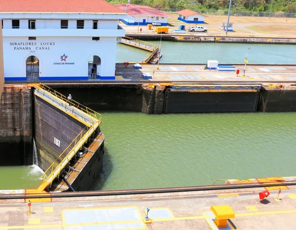 Panama Kanalı Nın Kapıları Panama Kilitleniyor — Stok fotoğraf