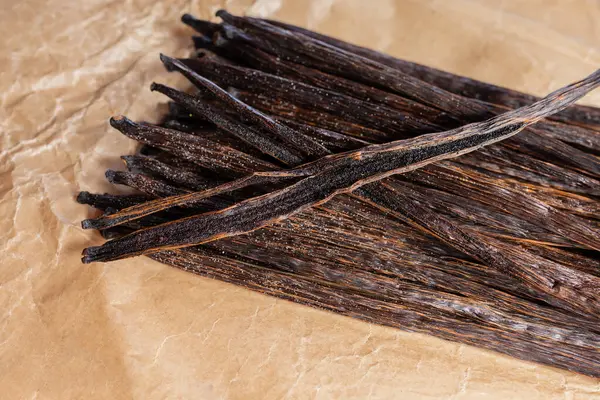 After the curing process is complete, the vanilla pods are inspected for quality. Premium vanilla pods should be plump, moist, and have a shiny appearance. They should also have a strong, sweet aroma, indicative of the presence of vanillin and other