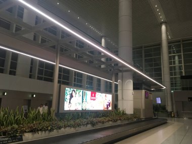 27 Eylül 2023 'te JPG Arşivi olarak Indira Gandhi Uluslararası Havalimanı, Yeni Delhi, Delhi' deki Varış Salonu 'nda bagaj atlıkarıncaları