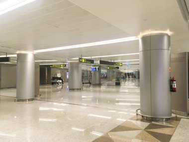 Rajiv Gandhi Uluslararası Havalimanı 'ndaki Yeni Terminal Salonu' ndaki Sokak - Hyderabad, Hindistan 11 Haziran 2024 JPG Dosyası