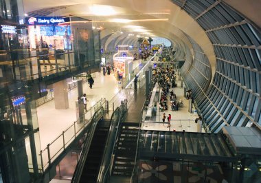 18 Ekim 2024 'te Tayland' ın başkenti Bangkok Suvarnabhumi Uluslararası Havalimanı 'ndaki Kalkış Salonları - JPG Dosyası Olarak Stock Image