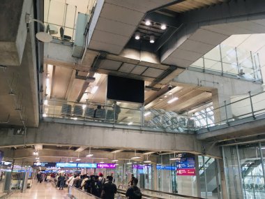 17 Ekim 2024 'te Tayland' ın başkenti Bangkok Suvarnabhumi Uluslararası Havalimanı 'na varış Salonları - JPG Dosyası Olarak Stock Image