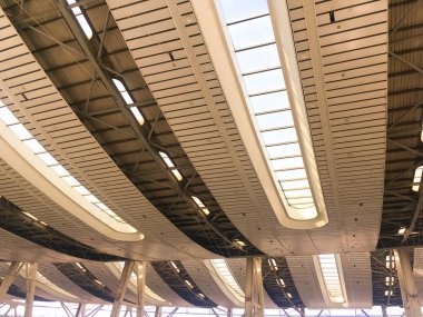 20 Haziran 2025 'te Pekin Güney Yüksek Hız Tren İstasyonu' ndaki Modern Çelik Yapı Tavanı JPG Dosyası Olarak Çin