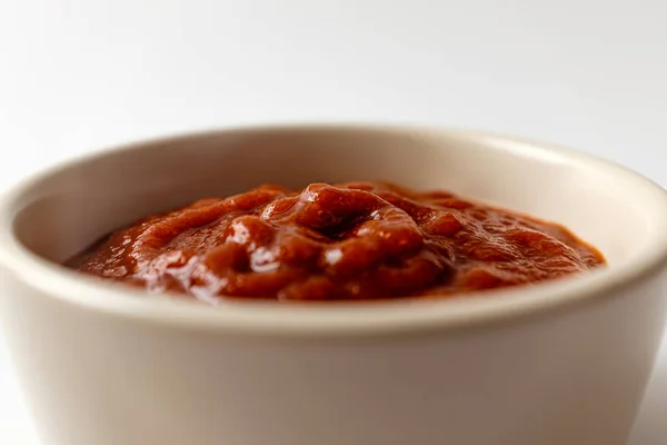 Σάλτσα Sriracha Λευκό Φόντο — Φωτογραφία Αρχείου
