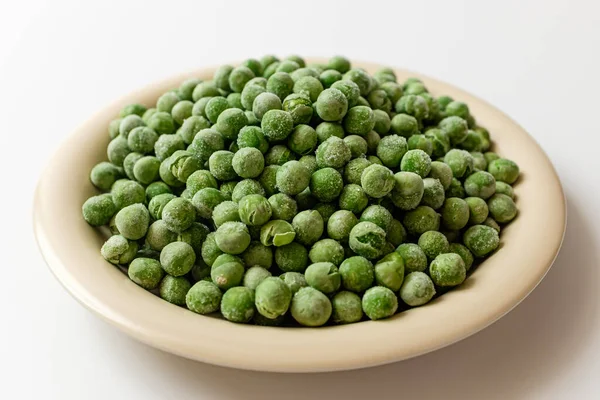 白色背景上的绿豆 — 图库照片