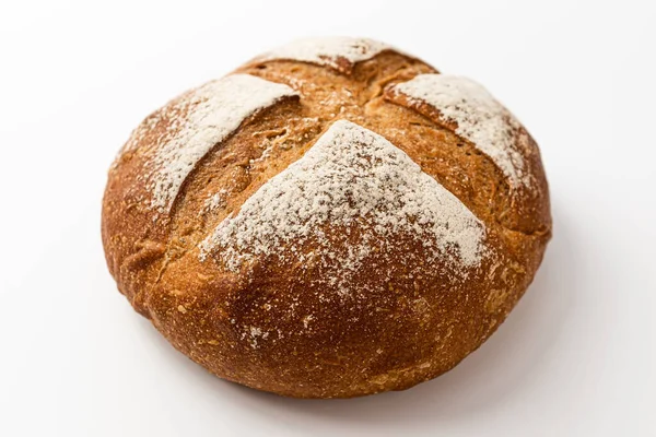 Beyaz arka planda Campagne ekmeği